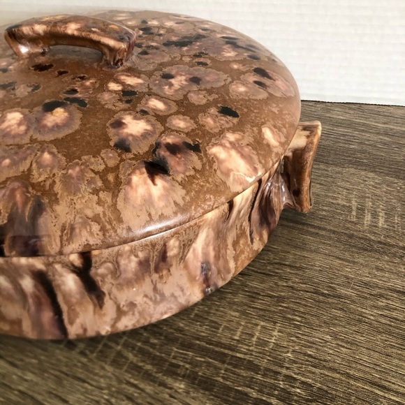 Vtg Ceramic Lidded Casserole Dish - Picture 3 of 16